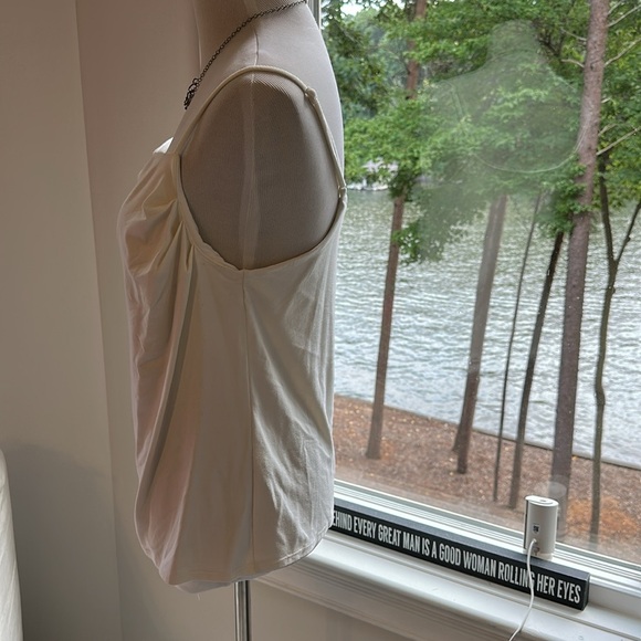 Banana Republic Ivory Camisole w/adjustable straps, Medium, EUC - Picture 4 of 8